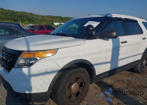 2014 Ford Police Interceptor из США, поврежденный, VIN 1FM5K8ARXEGA80946